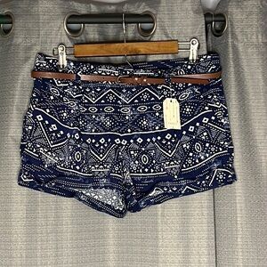 FOREVER 21 SIZE 30 BLUE AND WHITE SHORTS WITH BROWN BELT NWT